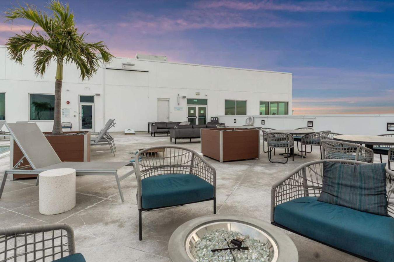 Modern 2 Bed Getaway Steps From Tropicana Field Sankt Petersburg Exterior foto