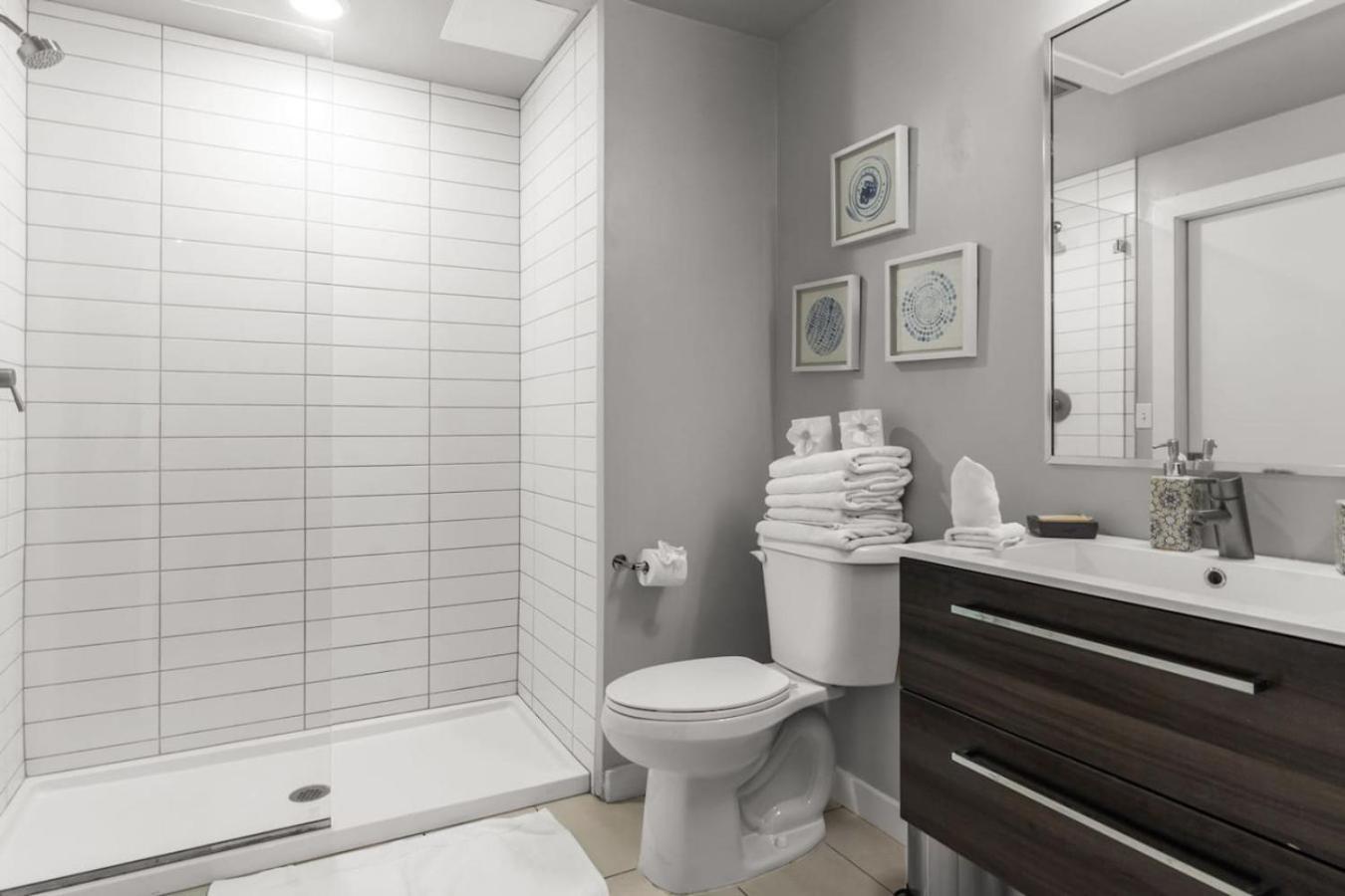 Modern 2 Bed Getaway Steps From Tropicana Field Sankt Petersburg Exterior foto