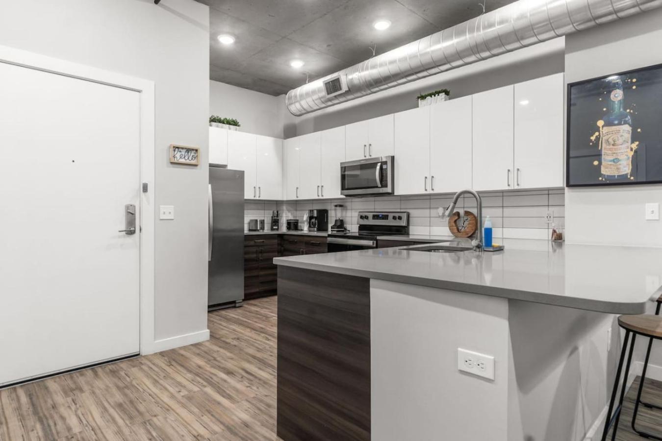 Modern 2 Bed Getaway Steps From Tropicana Field Sankt Petersburg Exterior foto