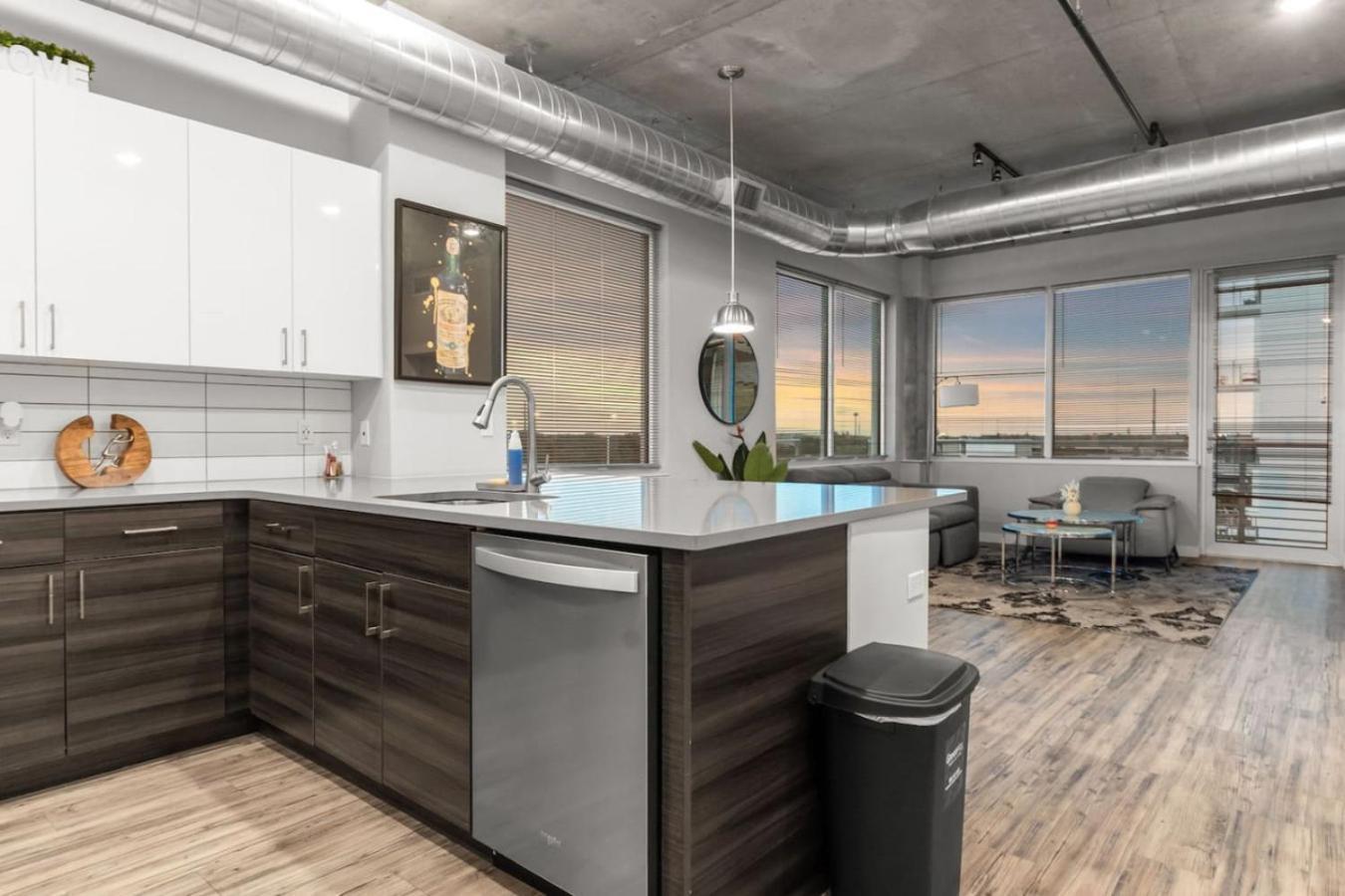 Modern 2 Bed Getaway Steps From Tropicana Field Sankt Petersburg Exterior foto