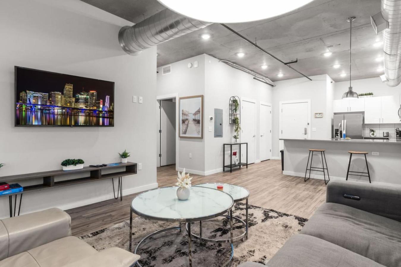 Modern 2 Bed Getaway Steps From Tropicana Field Sankt Petersburg Exterior foto